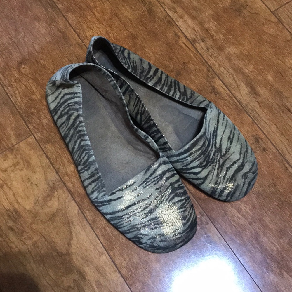 Aerosoles tiger print shoes. Size 9.5M